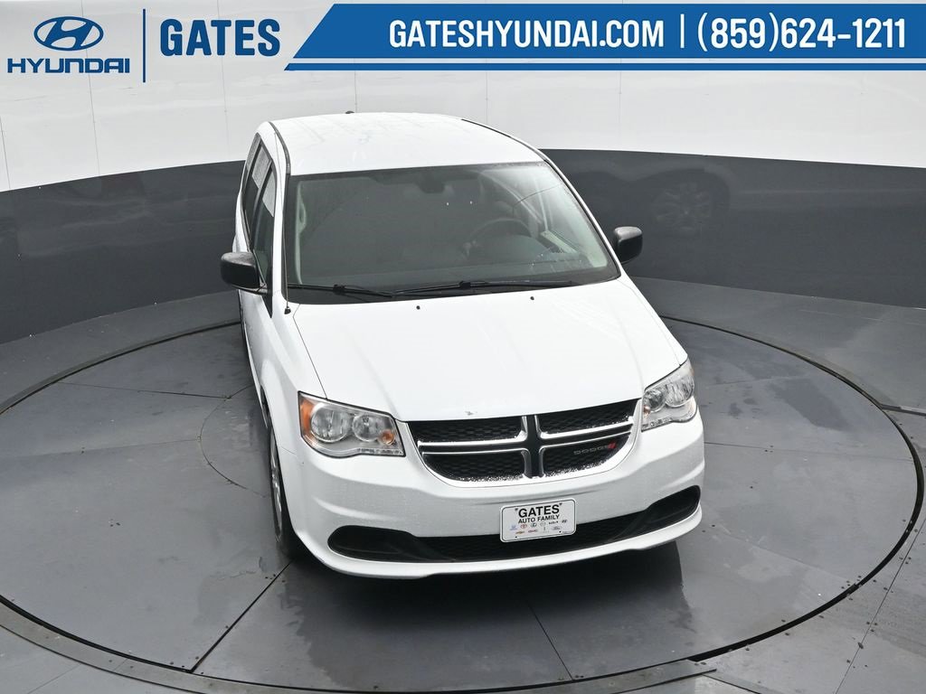 Used 2018 Dodge Grand Caravan SE w/ UConnect Hands-Free Group image 22