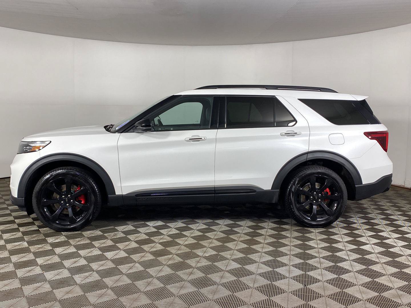 Used 2023 Ford Explorer ST w/ Equipment Group 401A AWD/4WD image 8