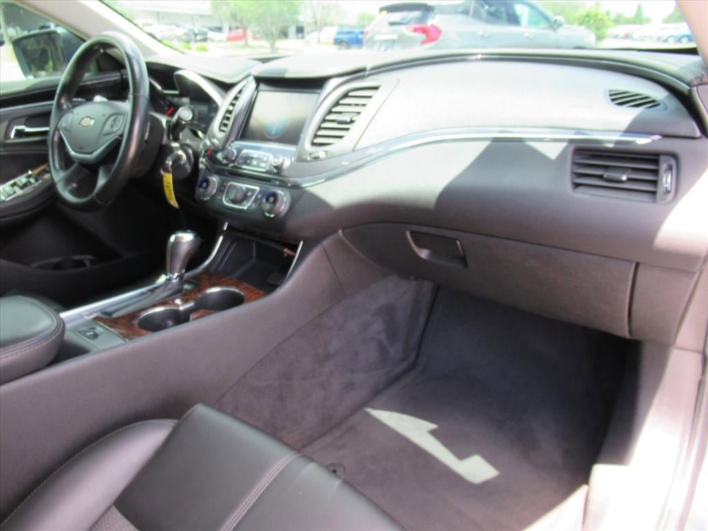 Used 2014 Chevrolet Impala LT FWD image 11