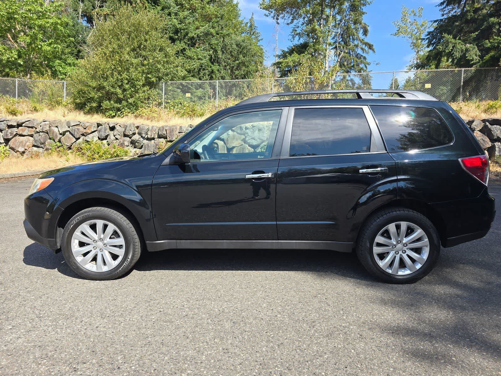 Used 2012 Subaru Forester 2.5X Premium AWD/4WD image 3