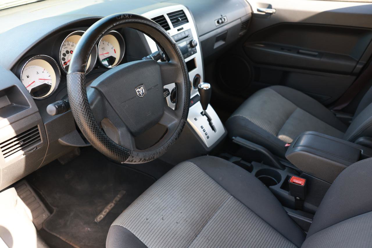 Used 2009 Dodge Caliber SXT image 4