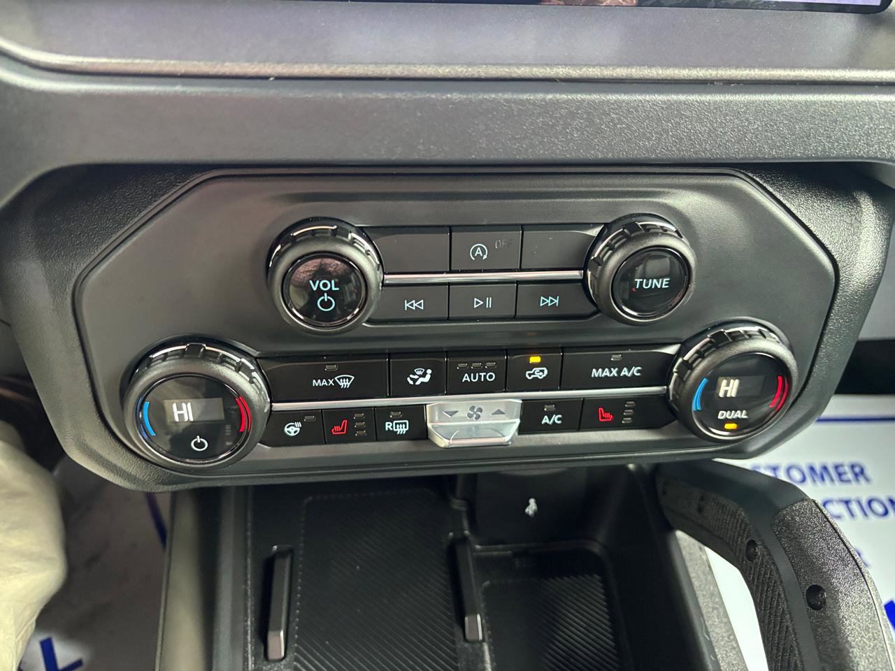 Used 2025 Ford Bronco Badlands image 20