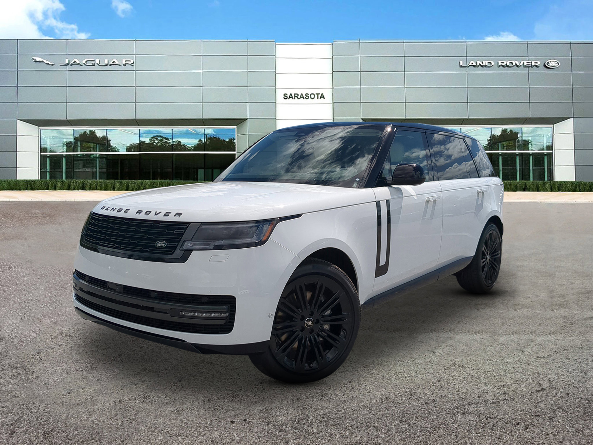 New 2025 Land Rover Range Rover Long Wheelbase SE