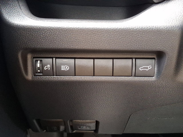 Used 2021 Toyota RAV4 XLE w/ Convenience Package AWD/4WD image 25