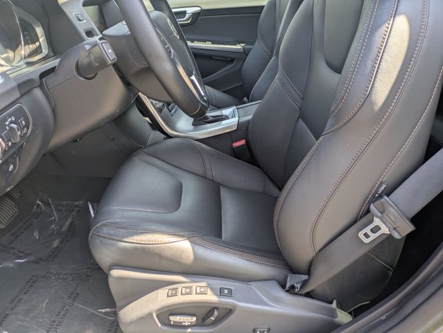 Used 2017 Volvo V60 T5 Cross Country Platinum AWD/4WD image 17
