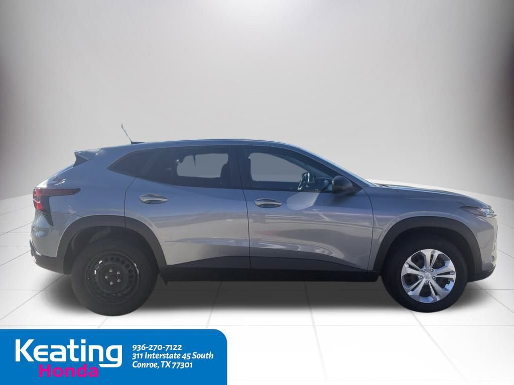 Used 2024 Chevrolet Trax LS image 4