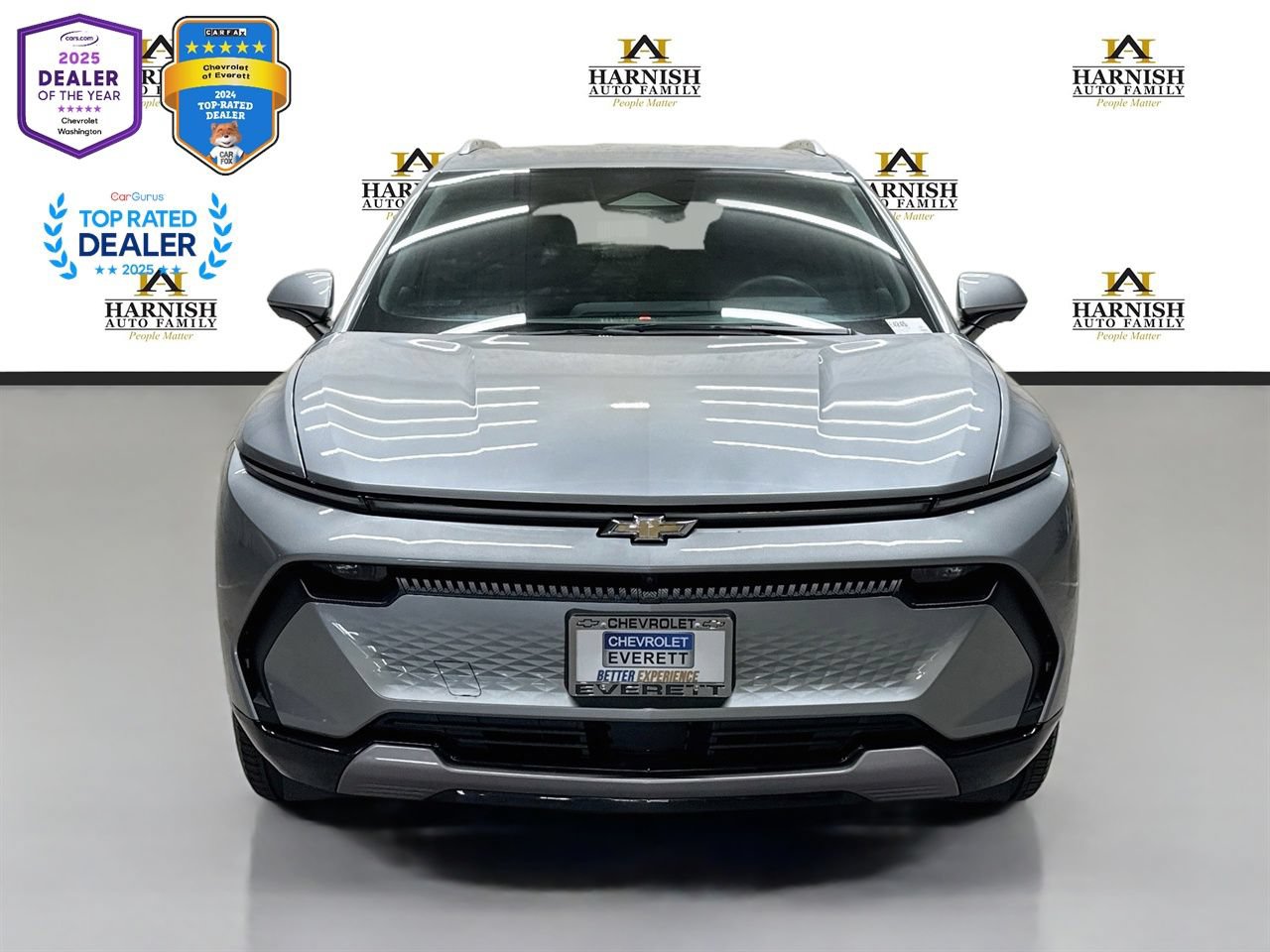 Used 2024 Chevrolet Equinox EV LT FWD image 2
