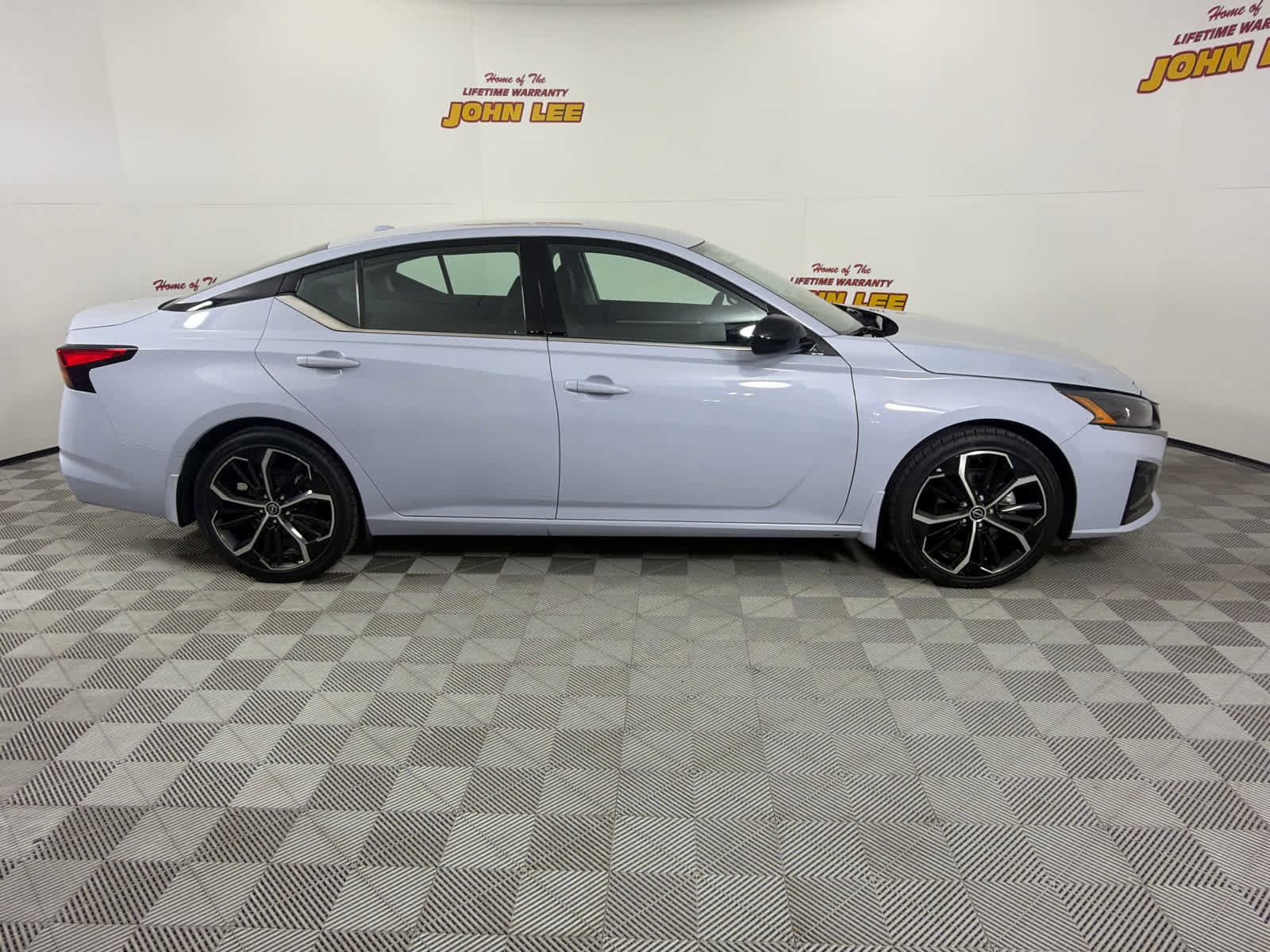 Certified 2023 Nissan Altima 2.5 SR FWD image 6