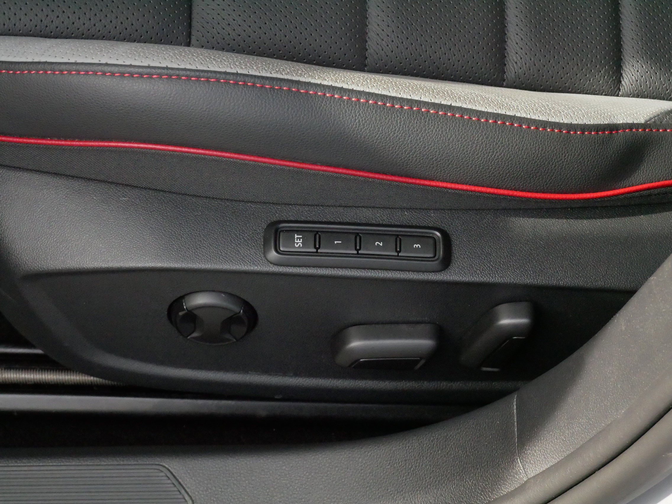 Certified 2024 Volkswagen GTI SE w/ SE Leather Seats Package FWD image 20