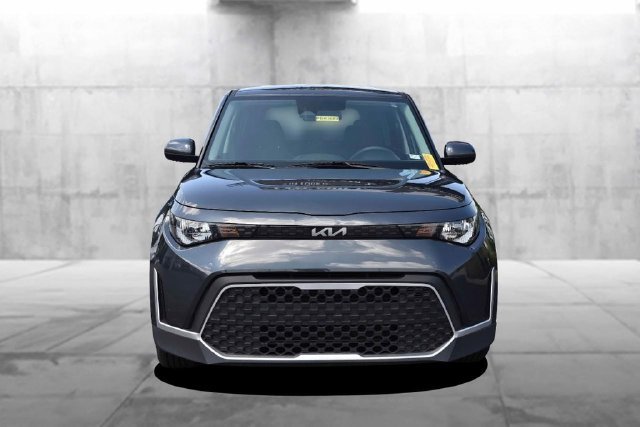 Used 2025 Kia Soul LX w/ LX Technology Package FWD image 4
