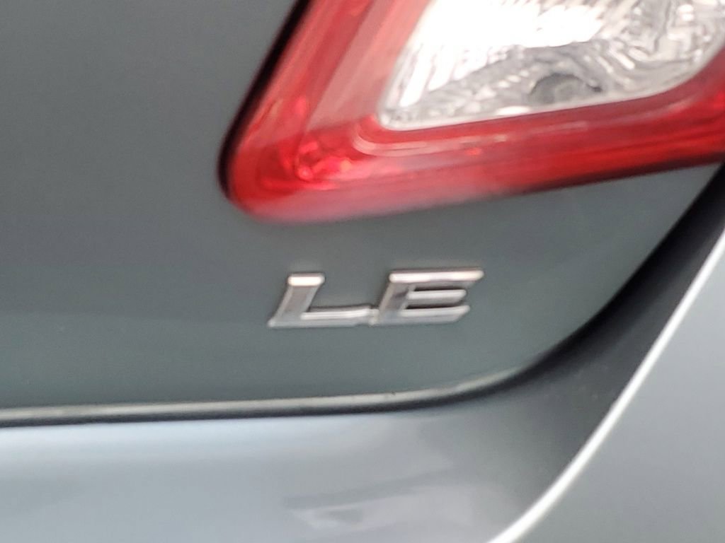 Used 2011 Toyota Camry LE image 7