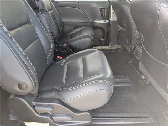 Used 2018 Toyota Sienna SE Premium image 21