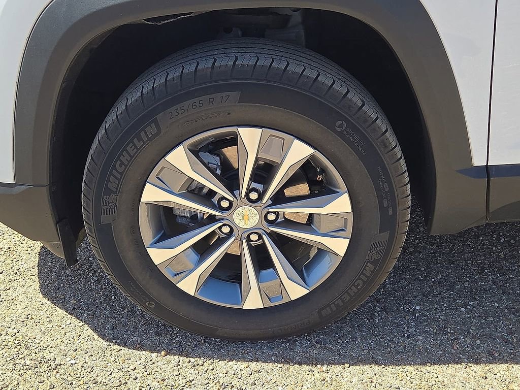 Used 2025 Chevrolet Equinox LT AWD/4WD image 10