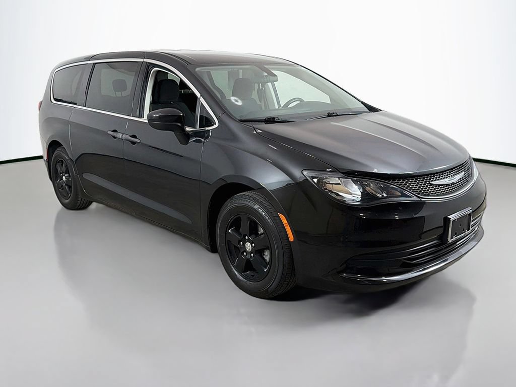 Used 2018 Chrysler Pacifica L FWD image 39