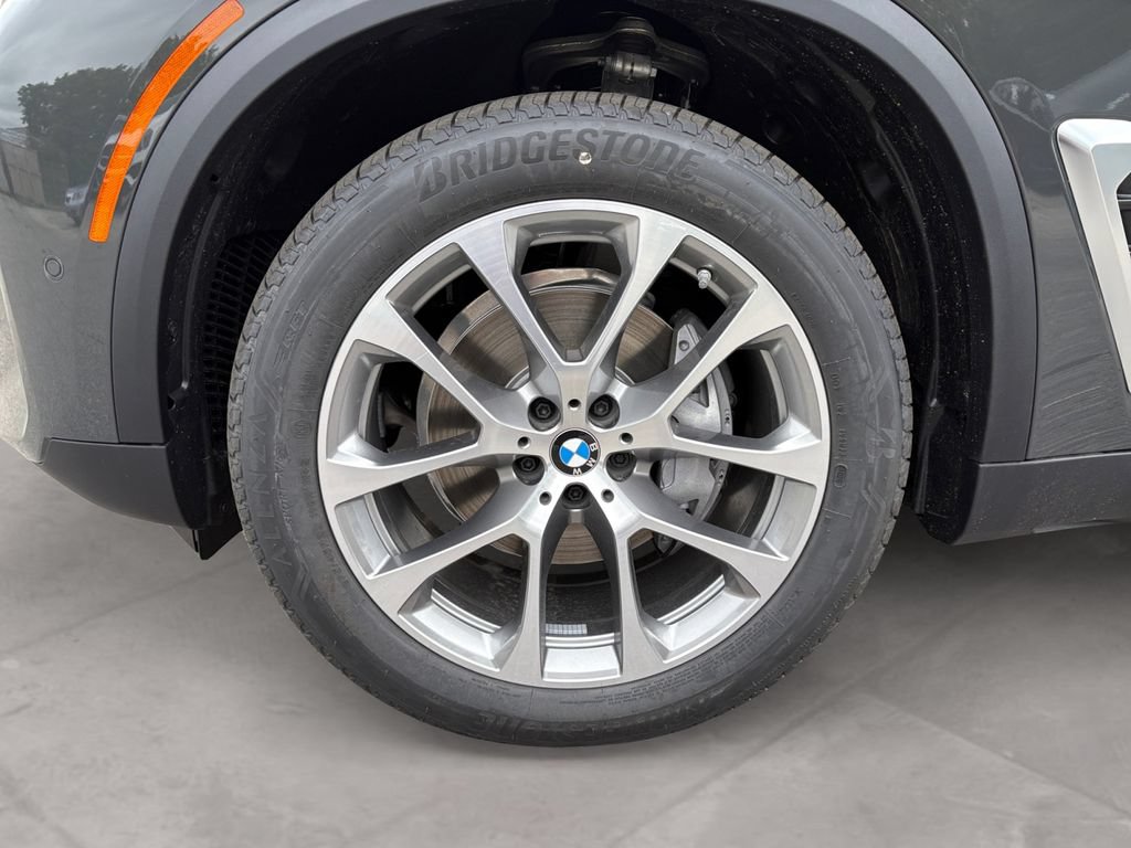 New 2026 BMW X5 xDrive40i w/ Climate Comfort Package AWD/4WD image 14