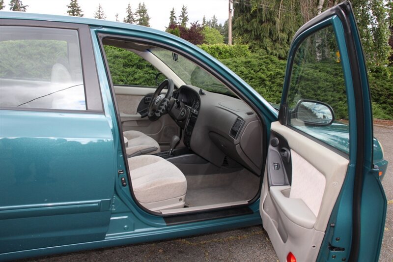 Used 2006 Hyundai Elantra GLS FWD image 13