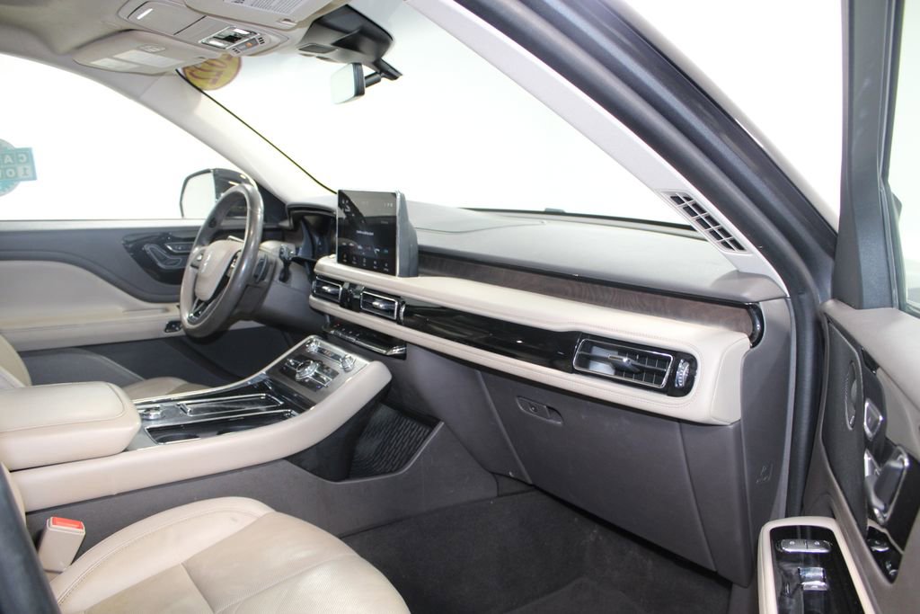 Used 2022 Lincoln Aviator Reserve image 32