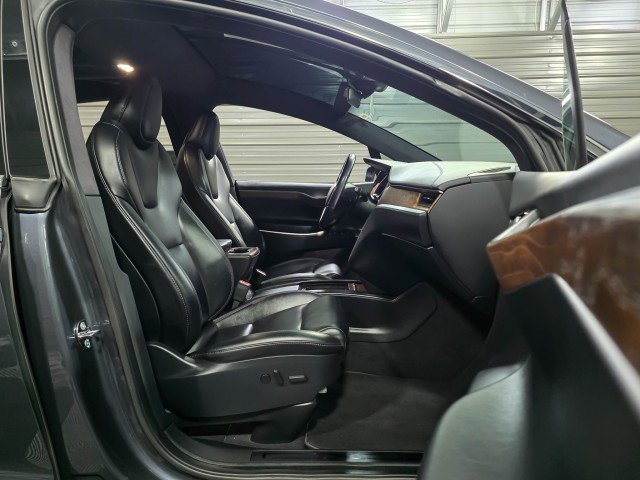 Used 2020 Tesla Model X Long Range image 15