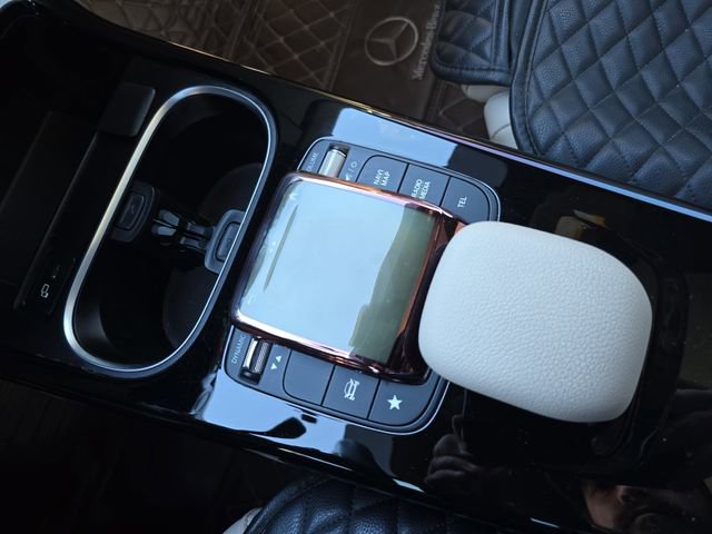 Used 2023 Mercedes-Benz CLA 250 image 24