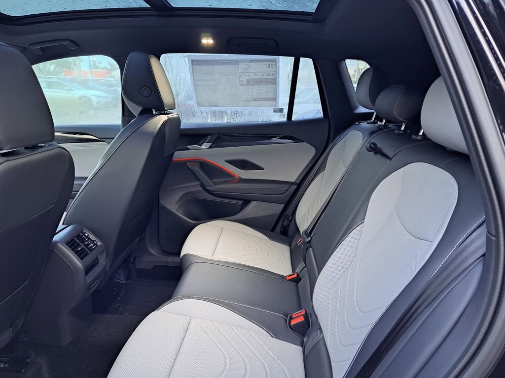 New 2026 Volkswagen Tiguan SE R-Line image 5