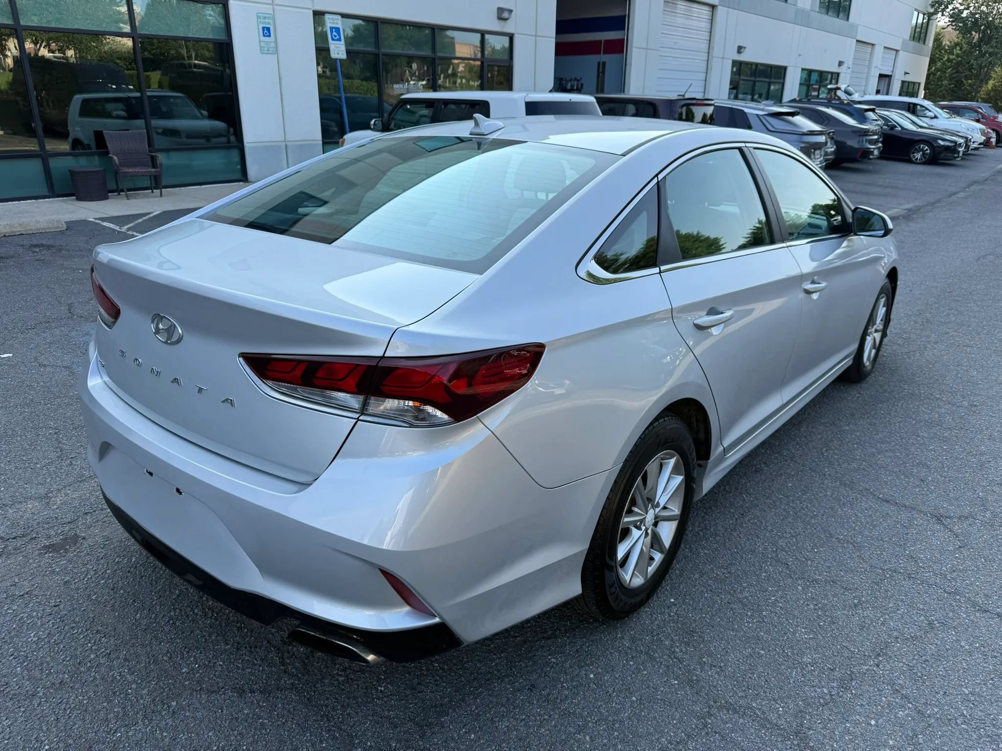Used 2018 Hyundai Sonata SE FWD image 4