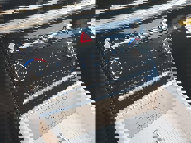 Used 2025 Hyundai Santa Fe SEL image 24