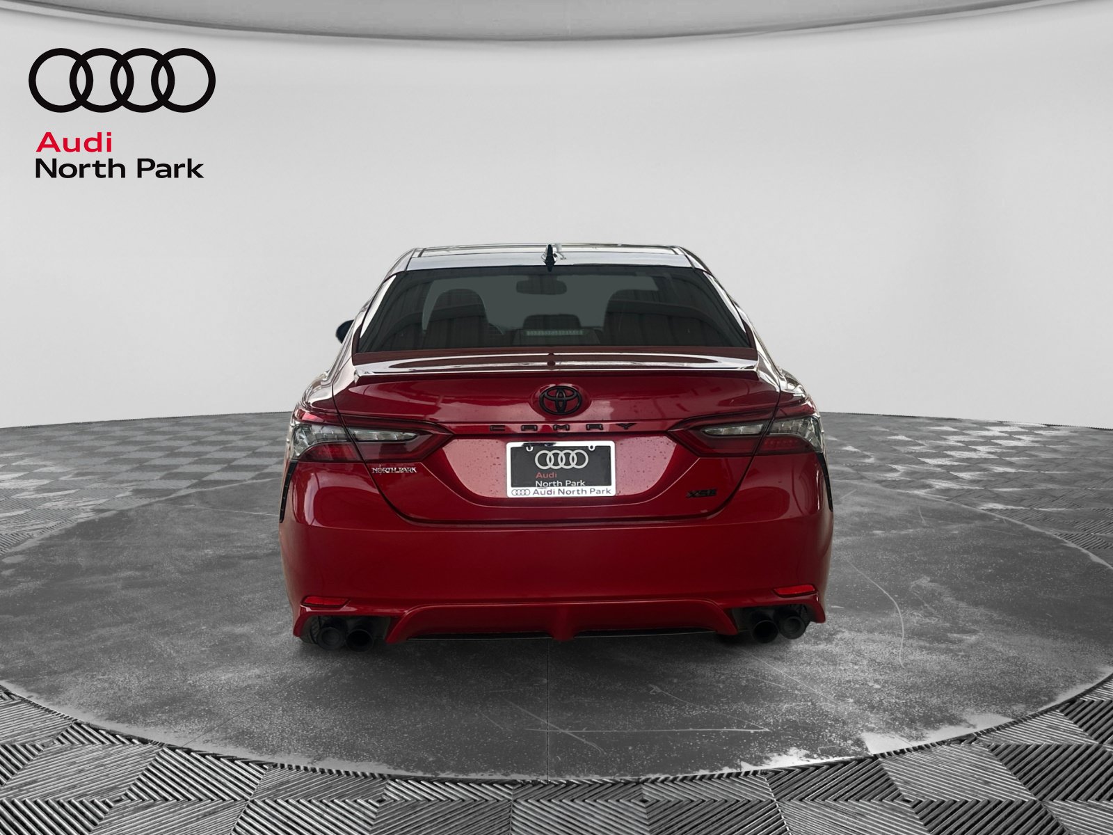 Used 2021 Toyota Camry XSE FWD image 4