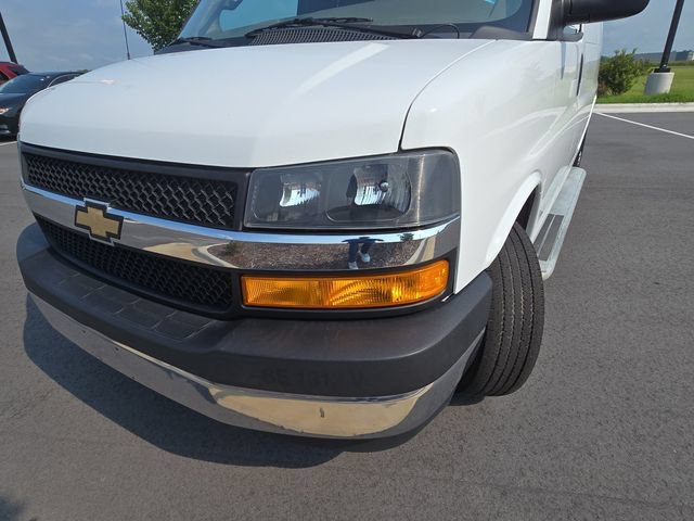 Used 2022 Chevrolet Express 2500 w/ Driver Convenience Package RWD image 15