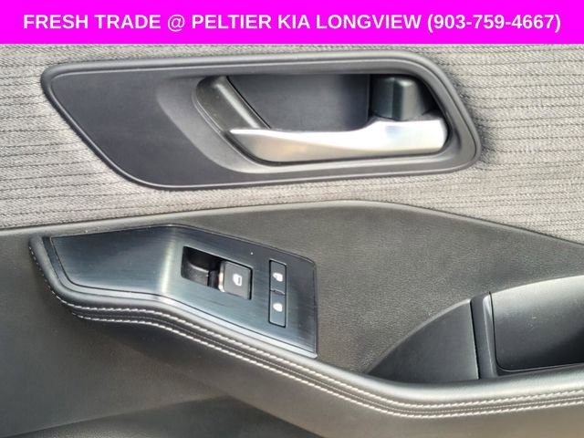 Used 2023 Nissan Rogue SV image 12