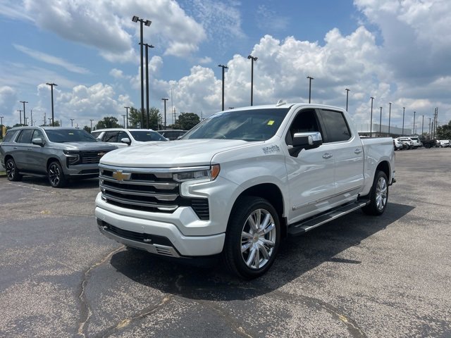 Used 2024 Chevrolet Silverado 1500 High Country w/ High Country Premium Package image 6
