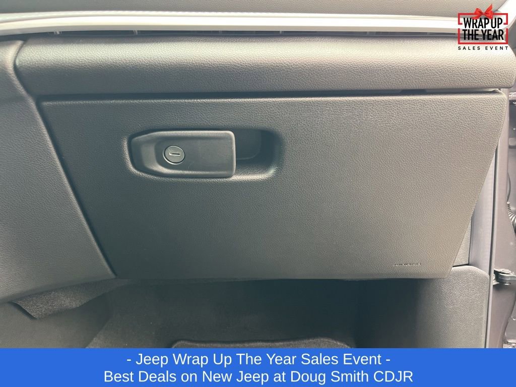 New 2025 Jeep Grand Cherokee L Laredo w/ Trailer Tow Package image 21