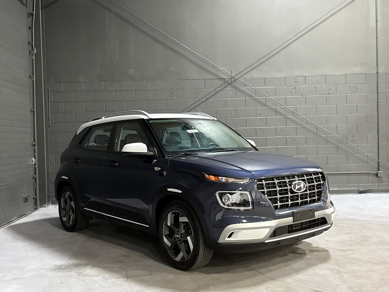 Used 2023 Hyundai Venue Limited w/ Cargo Package