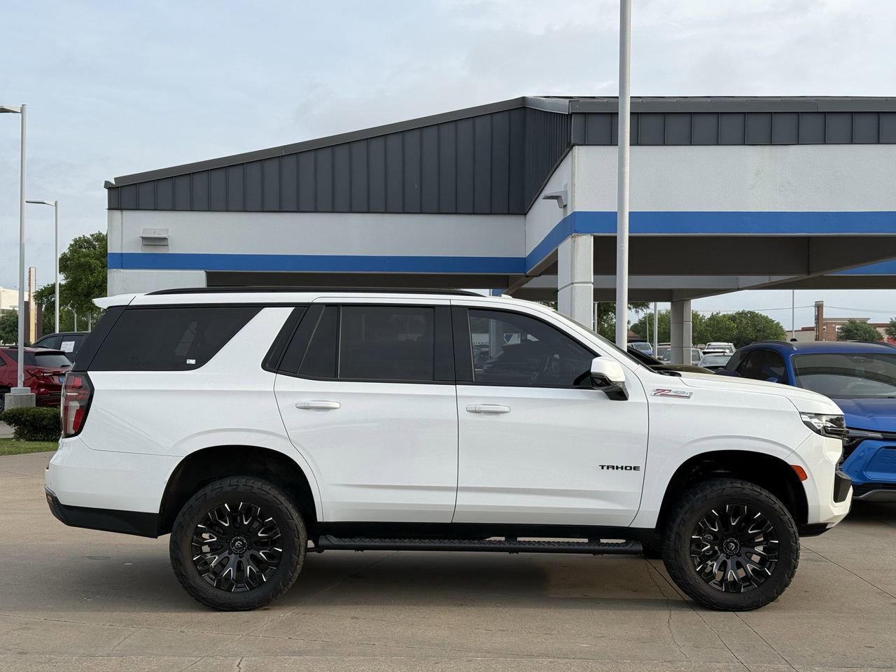 Certified 2022 Chevrolet Tahoe Z71 w/ Luxury Package image 3