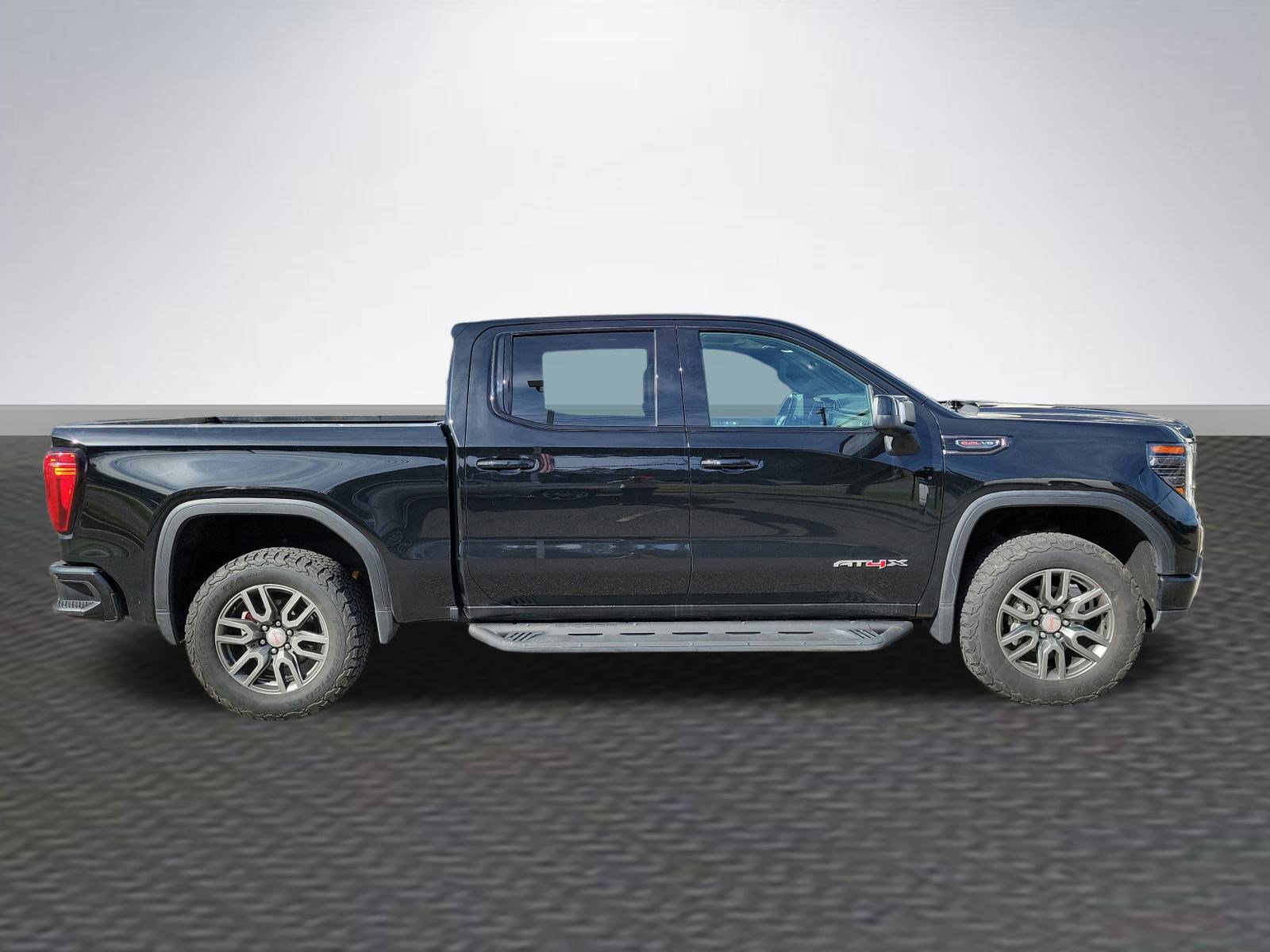 Used 2022 GMC Sierra 1500 AT4X image 4