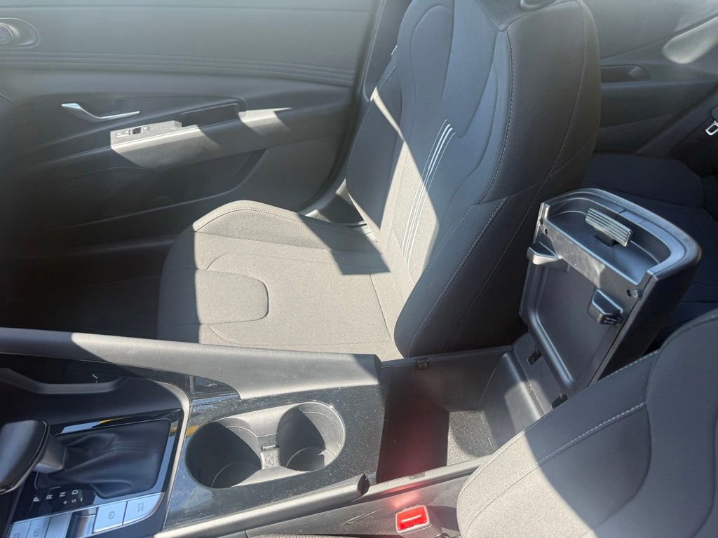 Used 2023 Hyundai Elantra SEL w/ Convenience Package FWD image 27