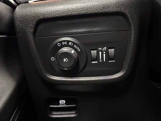 Used 2023 Jeep Grand Cherokee Limited w/ Trailer Tow Prep Group (B) image 40