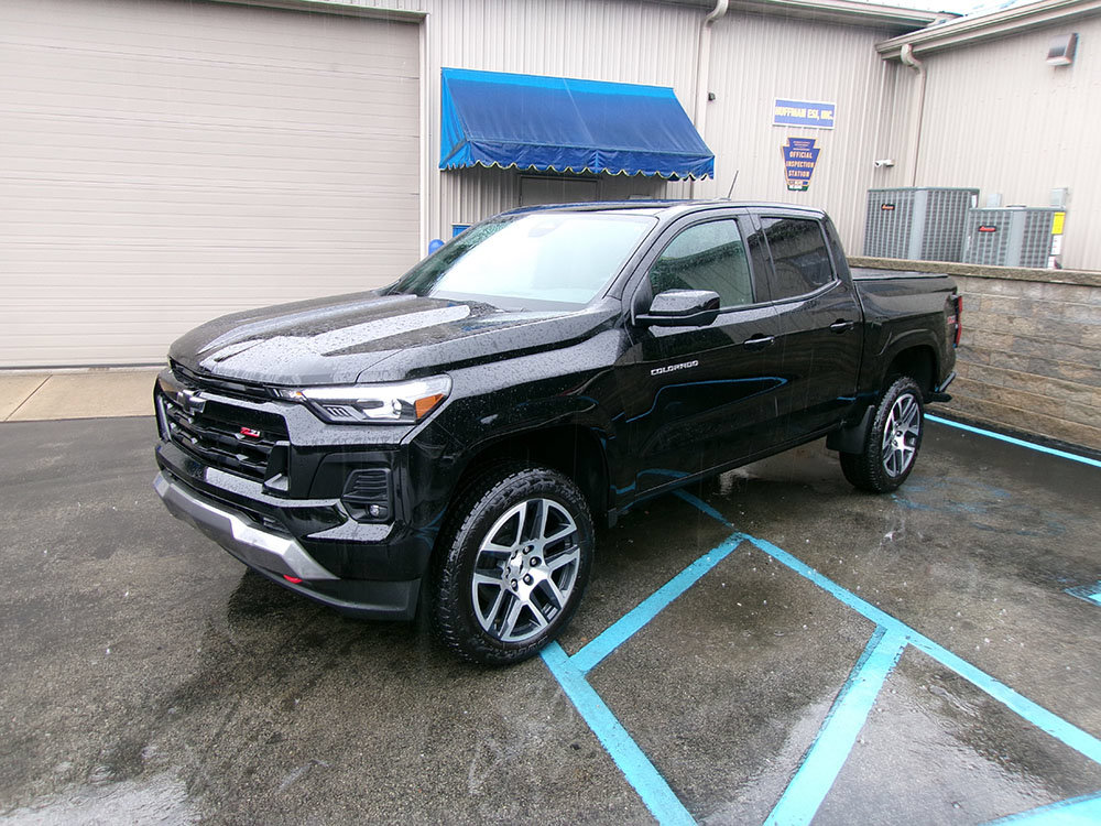 Used 2024 Chevrolet Colorado Z71 w/ Z71 Convenience Package 2 AWD/4WD image 5