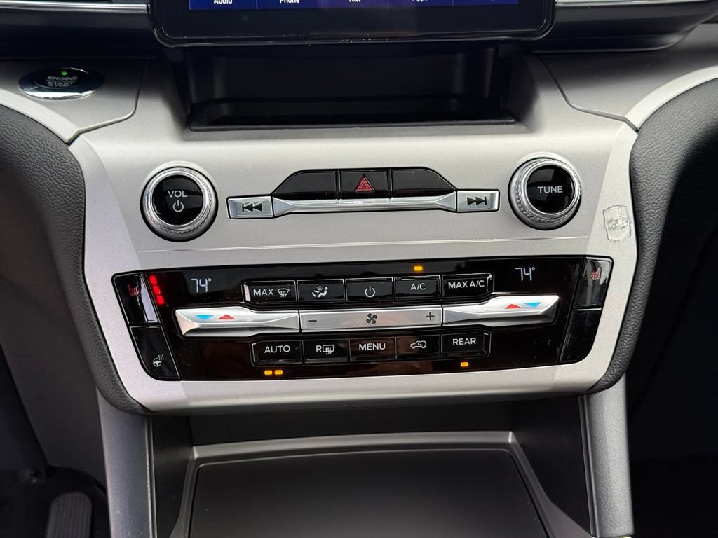 Used 2021 Ford Explorer XLT w/ Equipment Group 202A AWD/4WD image 15