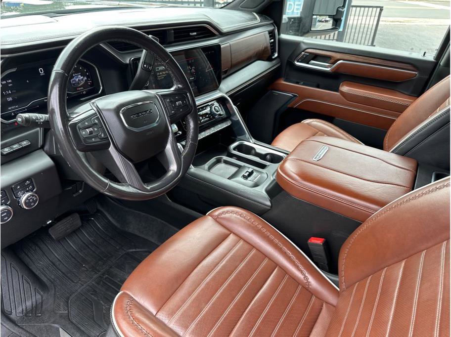 Used 2024 GMC Sierra 2500 Denali Ultimate w/ Max Trailering Package image 2