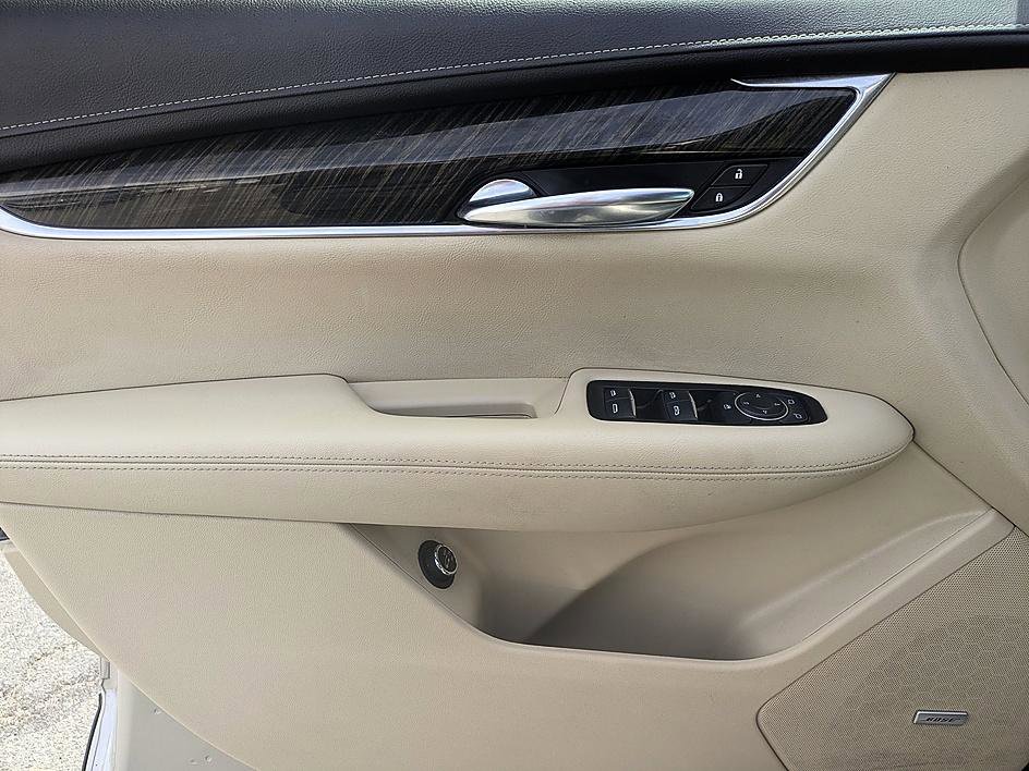 Used 2017 Cadillac XT5 FWD image 13