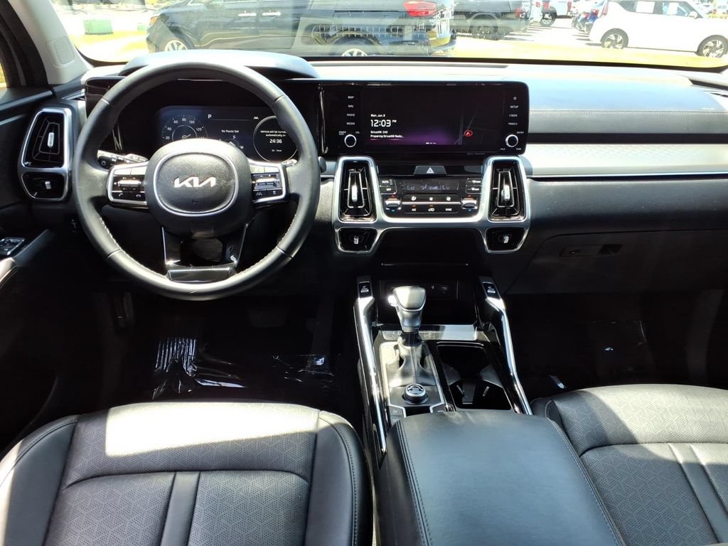 Certified 2023 Kia Sorento SX FWD image 10