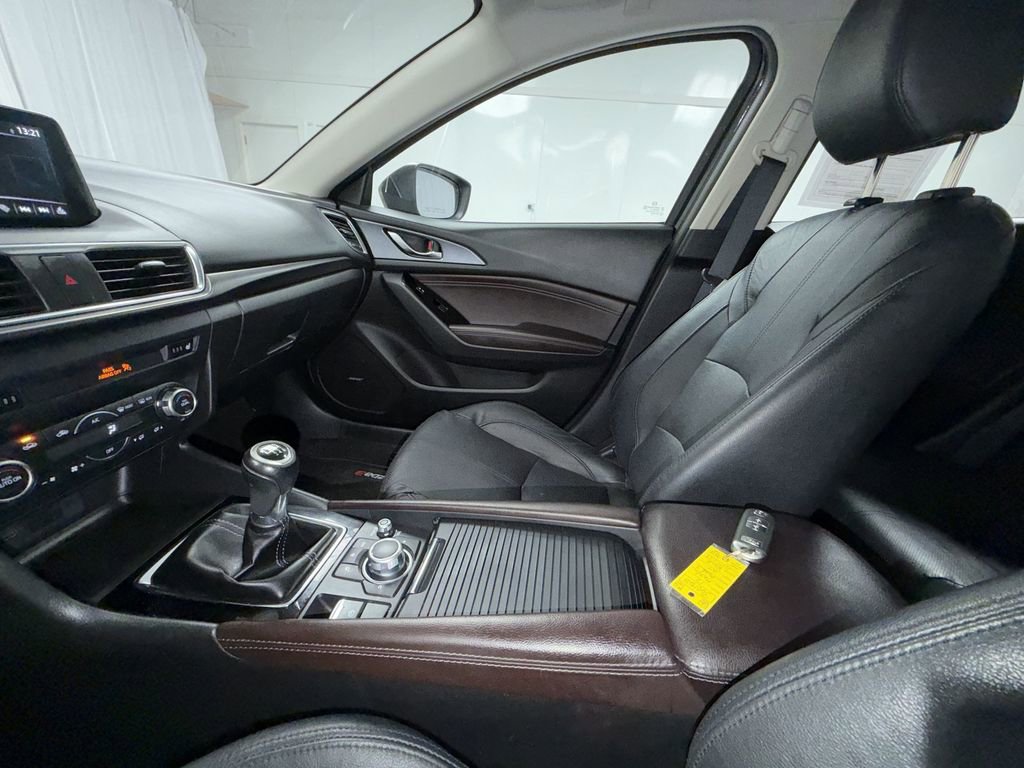 Used 2017 MAZDA MAZDA3 Grand Touring w/ Premium Equipment Package FWD image 21