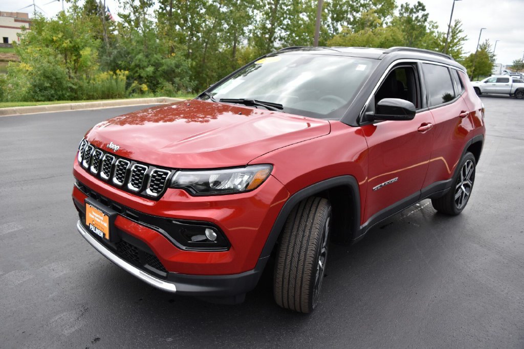 Certified 2025 Jeep Compass Limited AWD/4WD image 11