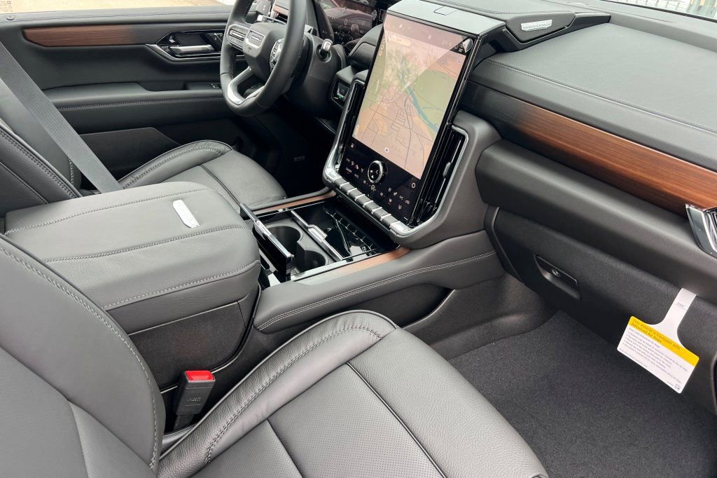 New 2026 GMC Yukon Denali w/ Denali Reserve Package image 14