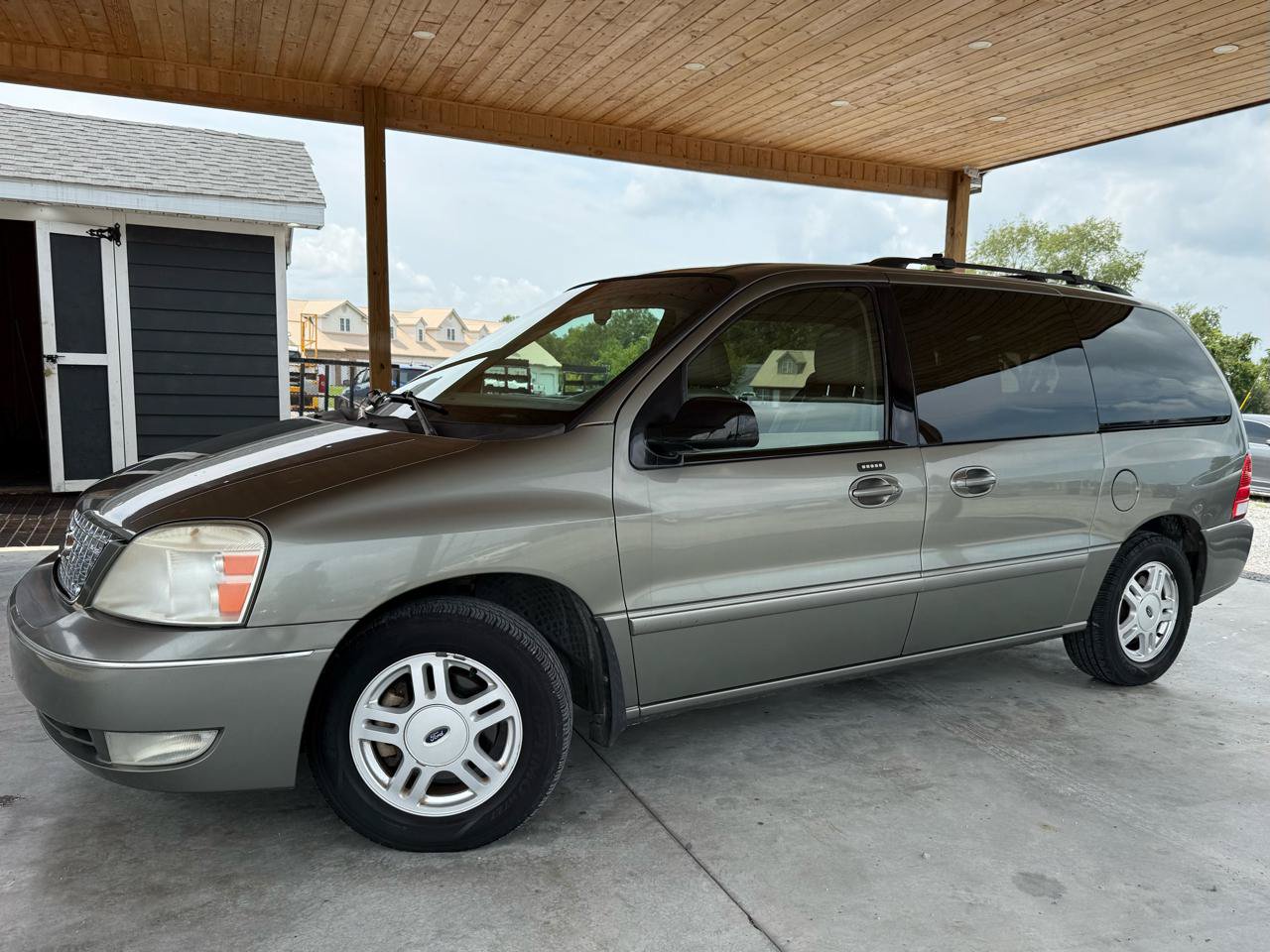 Used 2005 Ford Freestar SEL FWD image 6