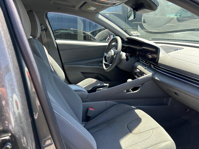 Used 2024 Hyundai Elantra SEL FWD image 16