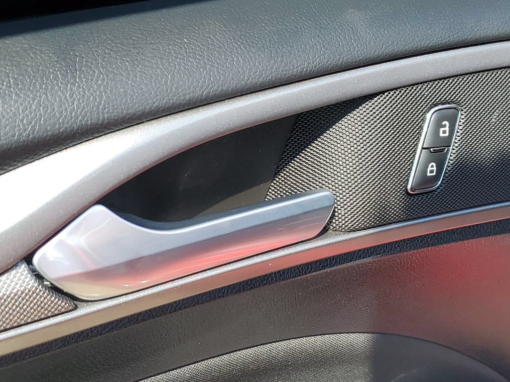 Used 2020 Ford Fusion SE FWD image 25