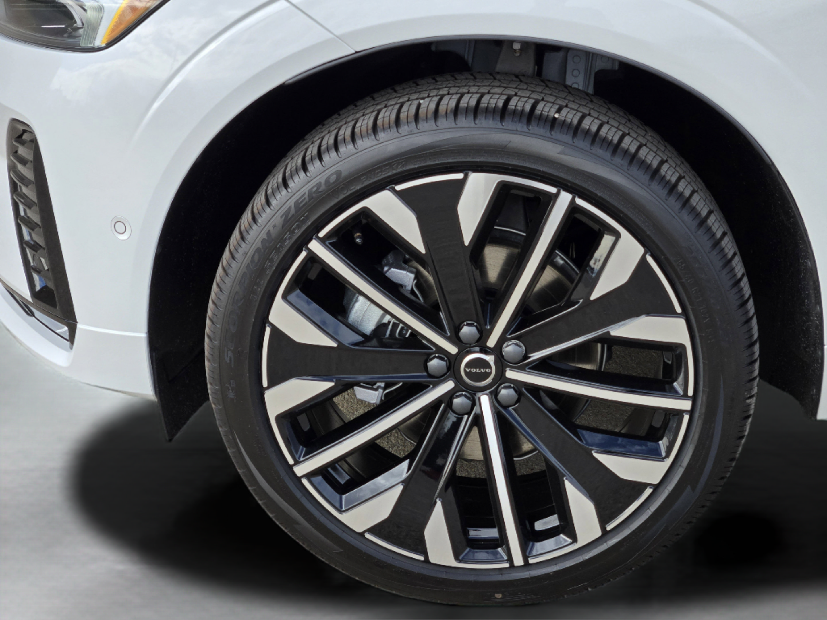 Used 2026 Volvo XC60 B5 Ultra w/ Protection Package Premier AWD/4WD image 34