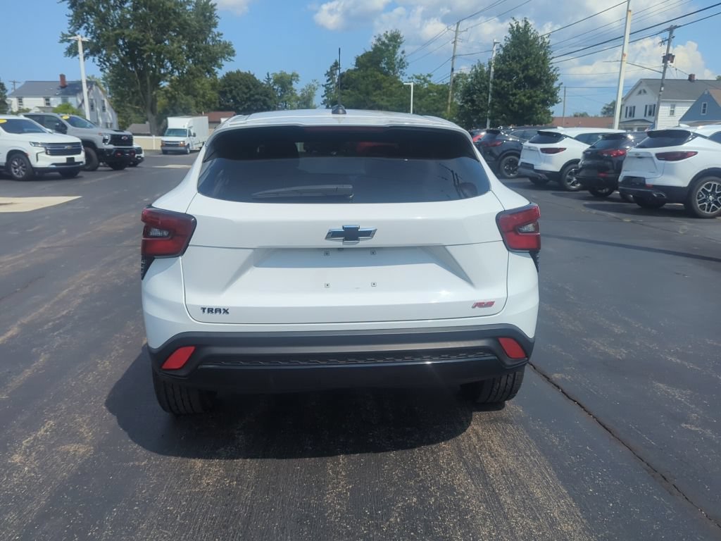 Certified 2024 Chevrolet Trax RS w/ Driver Confidence Package FWD image 7