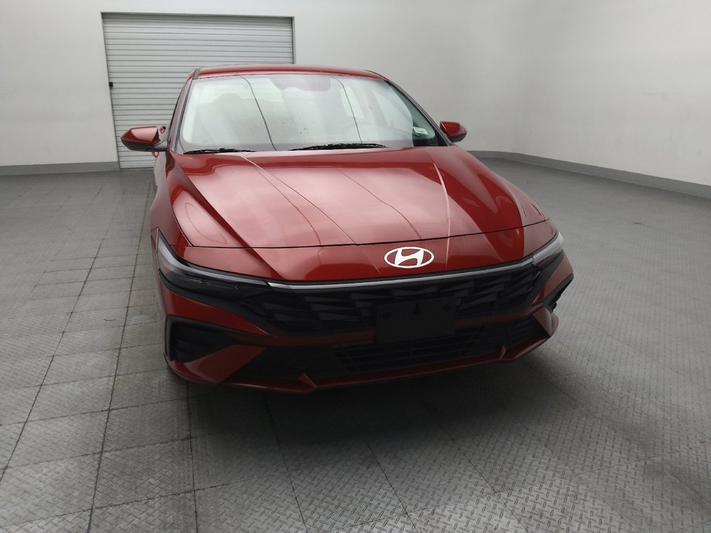 Used 2025 Hyundai Elantra SE FWD image 14